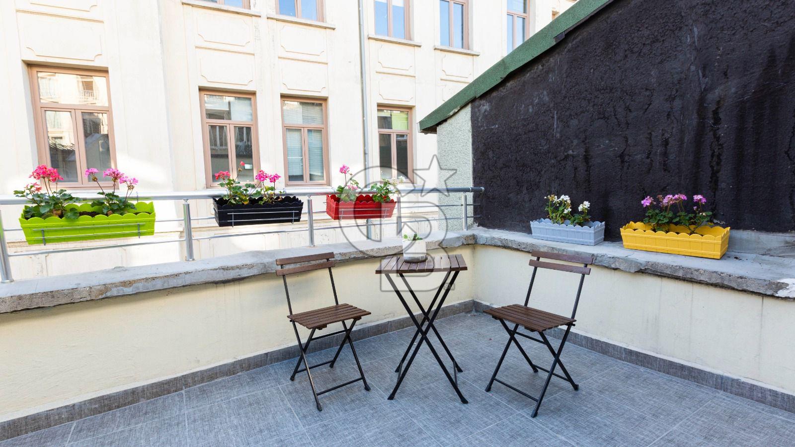 BEYOĞLU PERA KARAKTERİSTİK BİNA ŞAHANE TERASLI KİRALIK HOME OFİS