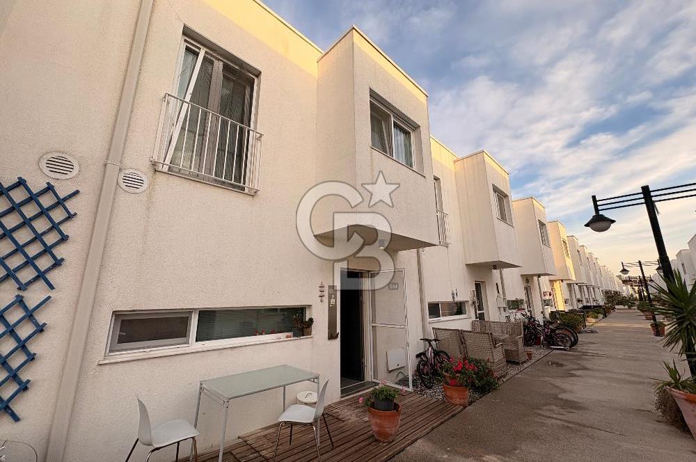 MUSELAND- 35. SOKAK'TA SATILIK 3+1 BODRUMLU 200 M2 BAHÇE DUBLEKS