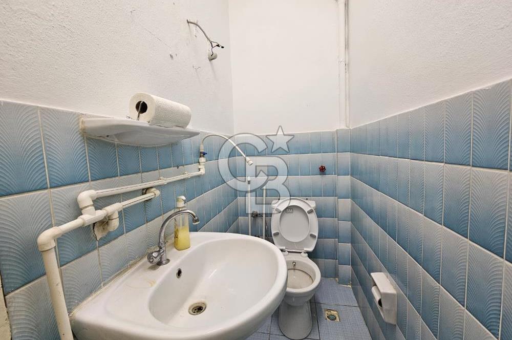 BOSTANLI'KALBİNDE MERKEZİ KONUMDA SATILIK DÜKKAN