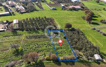 Karacaören’de Full Boğaz & Deniz Manzaralı | Yerleşim İçinde | 2042 m² Satılık Tarla