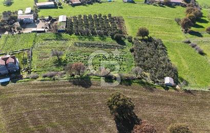 Karacaören’de Full Boğaz & Deniz Manzaralı | Yerleşim İçinde | 2042 m² Satılık Tarla