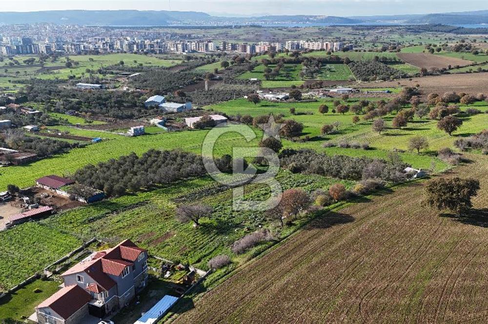 Karacaören’de Full Boğaz & Deniz Manzaralı | Yerleşim İçinde | 2042 m² Satılık Tarla