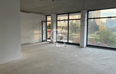 Ümraniye Şerifali'de Cadde Cepheli 80 m² Her işe Uygun Dükkan