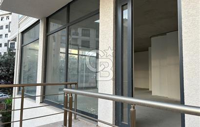 Ümraniye Şerifali'de Cadde Cepheli 80 m² Her işe Uygun Dükkan
