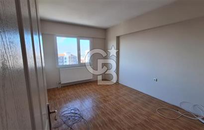 ULUKENT 8.Cİ CADDE ÜZERİNDE KİRALIK ARA KAT 3+1 DAİRE 
