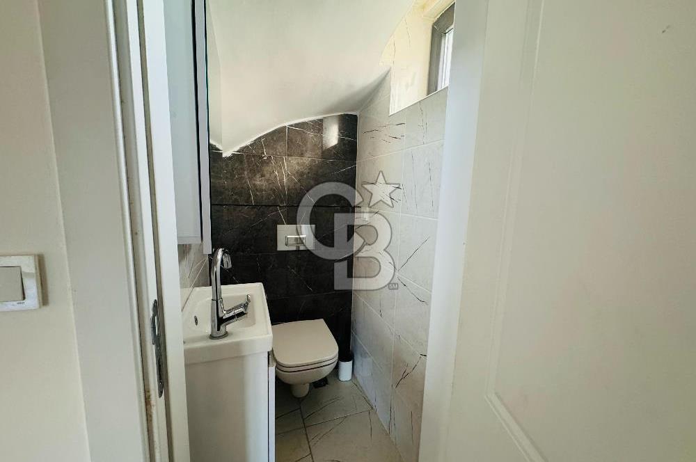 Foça Bağarası Villalar Bölgesinde 4+1 Havuzlu Kiralık Villa