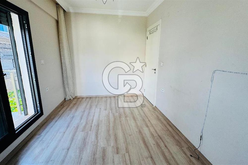 Yenifoça'da Satılık Bahçe Katı 2+1 Daire