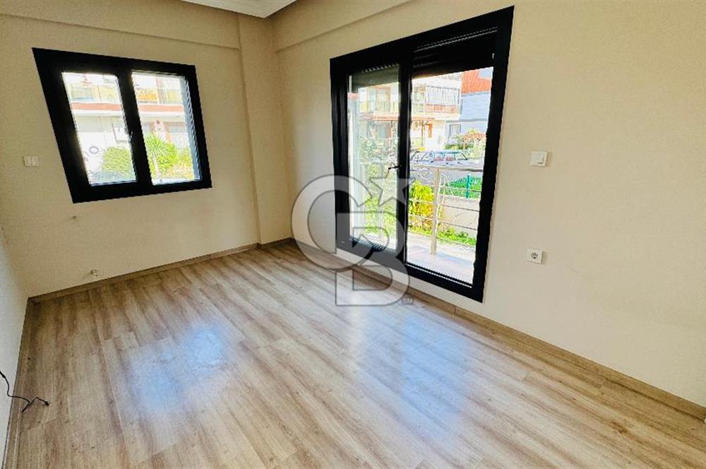 Yenifoça'da Satılık Bahçe Katı 2+1 Daire