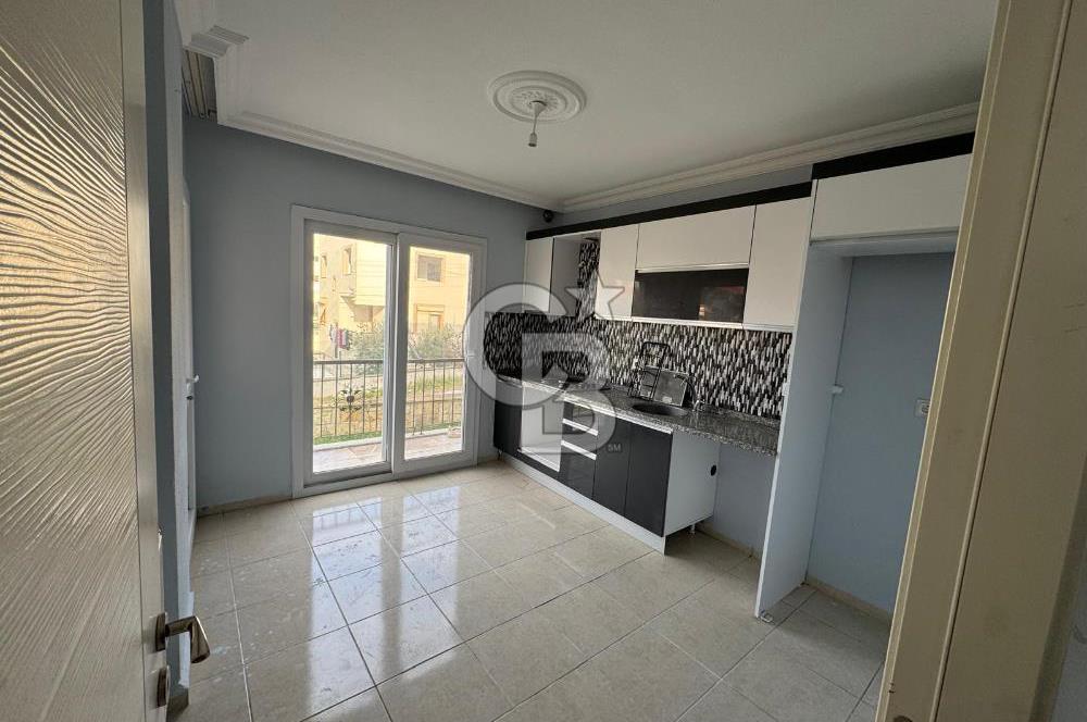 Foça Bağarası Kazım Dirik Mah. Kiralık 3+1 Bahçe Katı Daire