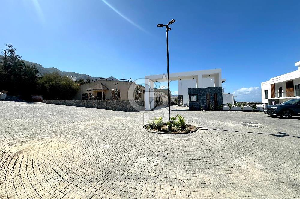 Girne Karaoğlanoğlu Havuzlu Sitede Full Eşyalı Deniz Manzaralı 1+1 Kiralık Daireler