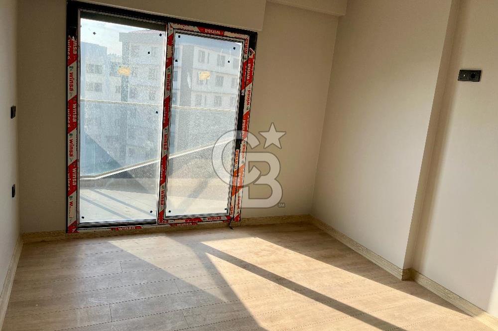 çiğli Azel Deluxe Sitesi Satılık Teraslı 2+1 Daire