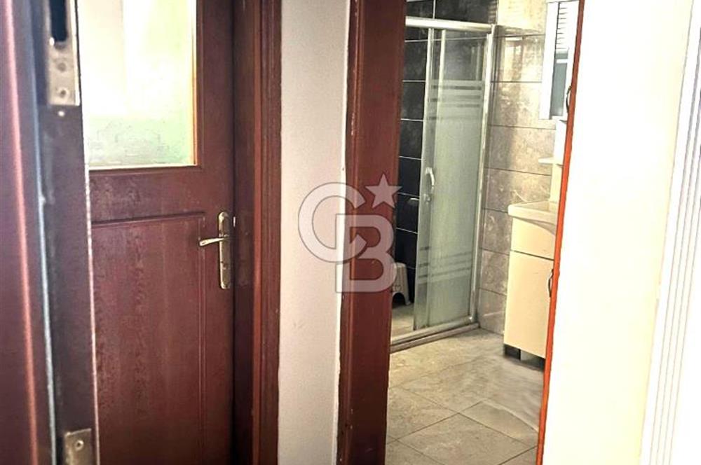Cadde Üzeri, Geniş, Merkezi Konumda, 2 Balkonlu Kiralık Daire