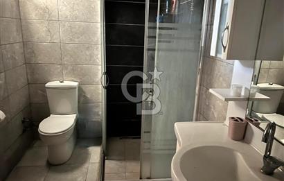 Cadde Üzeri, Geniş, Merkezi Konumda, 2 Balkonlu Kiralık Daire