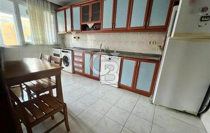 Cadde Üzeri, Geniş, Merkezi Konumda, 2 Balkonlu Kiralık Daire