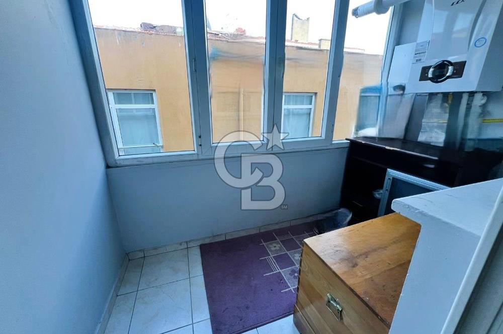 Cadde Üzeri, Geniş, Merkezi Konumda, 2 Balkonlu Kiralık Daire
