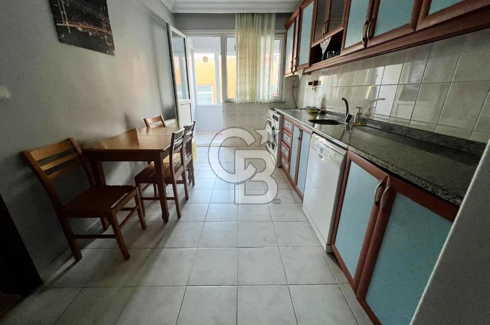Cadde Üzeri, Geniş, Merkezi Konumda, 2 Balkonlu Kiralık Daire