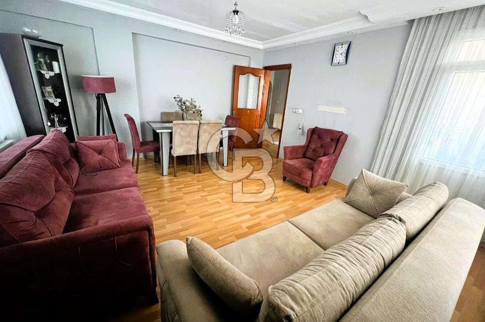 Cadde Üzeri, Geniş, Merkezi Konumda, 2 Balkonlu Kiralık Daire
