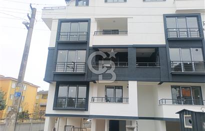 Gölcük Çiftlik Mahallesi Satılık Arakat 3+1 Daire Asansörlü