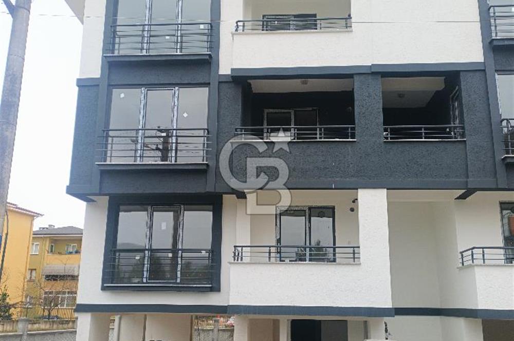 Gölcük Çiftlik Mahallesi Satılık Arakat 3+1 Daire Asansörlü