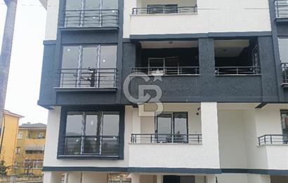 Gölcük Çiftlik Mahallesi Satılık Arakat 3+1 Daire Asansörlü