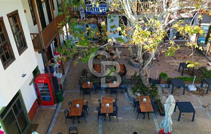 Akyakada Değerli Lokasyonda Satılık Dükkan