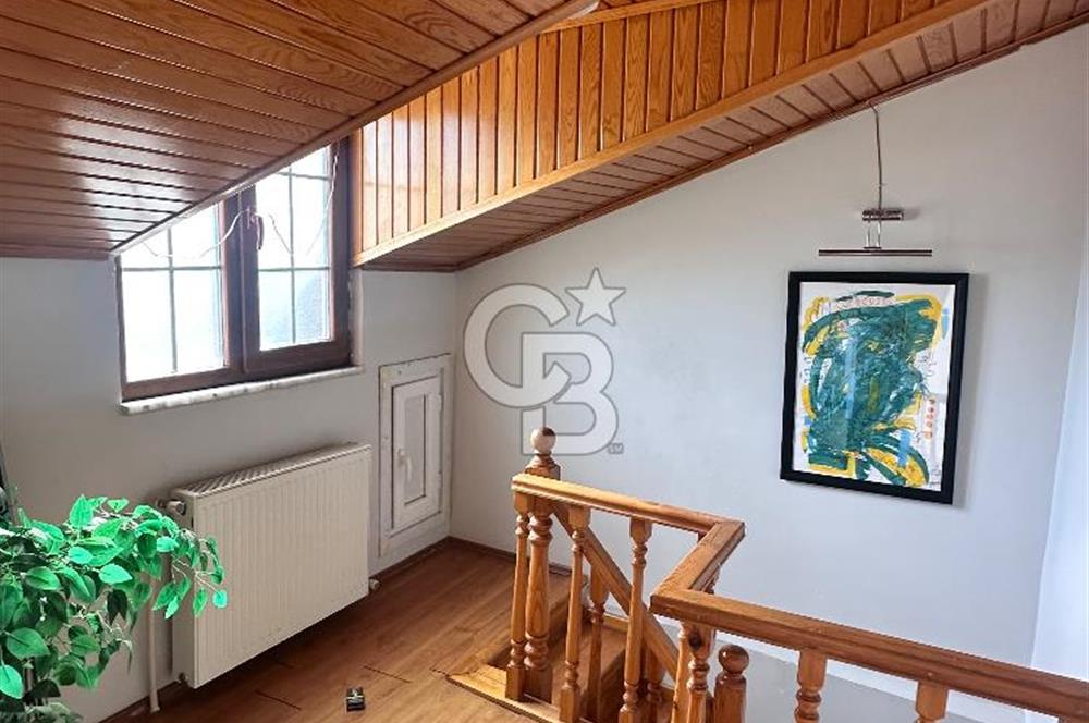 Beyoğlu Galata‘da satılık 3 + 1 teraslı daire