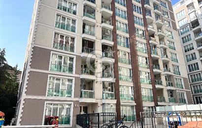 Ataşehir Safir evleri Sitesi‘nde geniş 3 + 1 kiralık daire