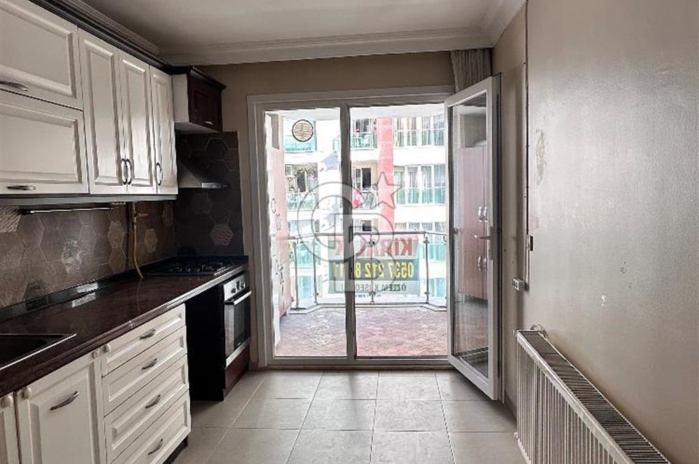 Ataşehir Safir evleri Sitesi‘nde geniş 3 + 1 kiralık daire