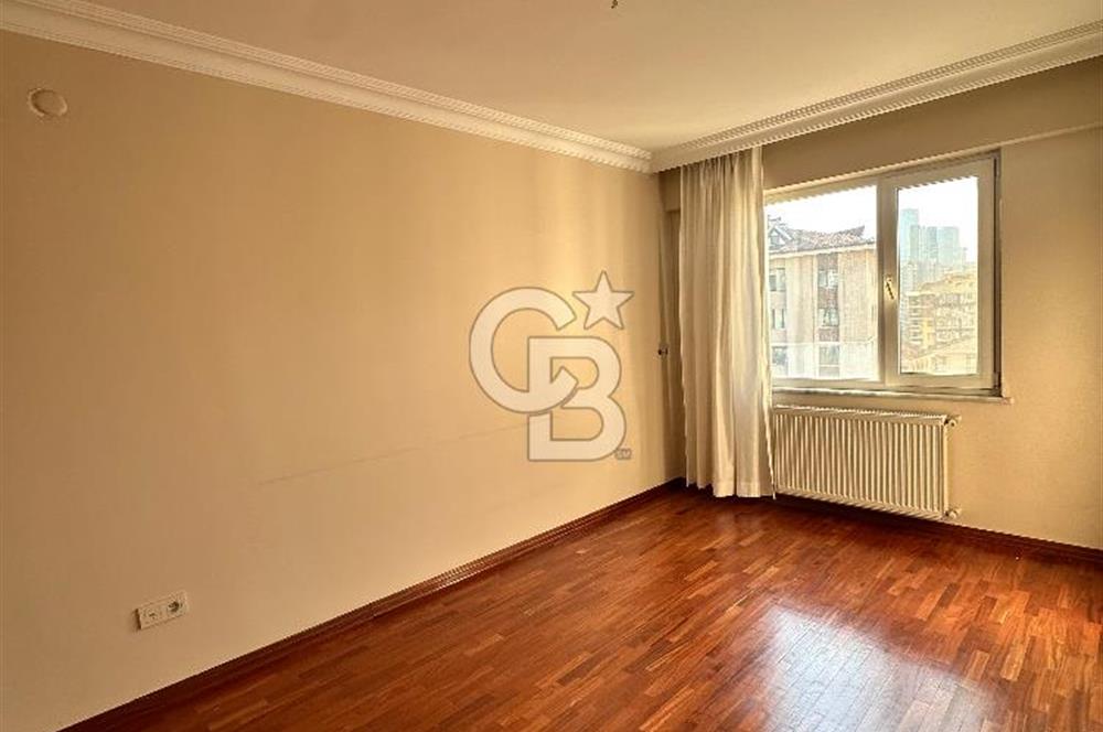 Ataşehir Safir evleri Sitesi‘nde geniş 3 + 1 kiralık daire