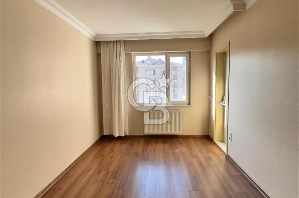 Ataşehir Safir evleri Sitesi‘nde geniş 3 + 1 kiralık daire