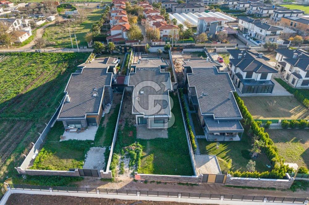 URLA KUŞÇULAR SATILIK MÜSTAKİL VİLLA 