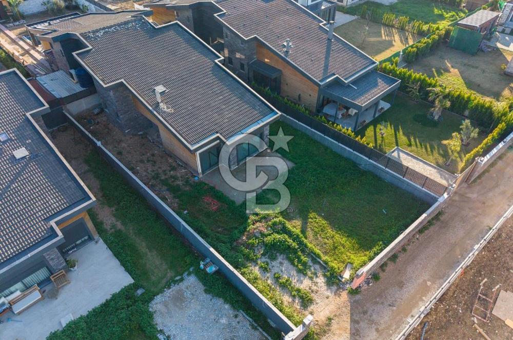 URLA KUŞÇULAR SATILIK MÜSTAKİL VİLLA 