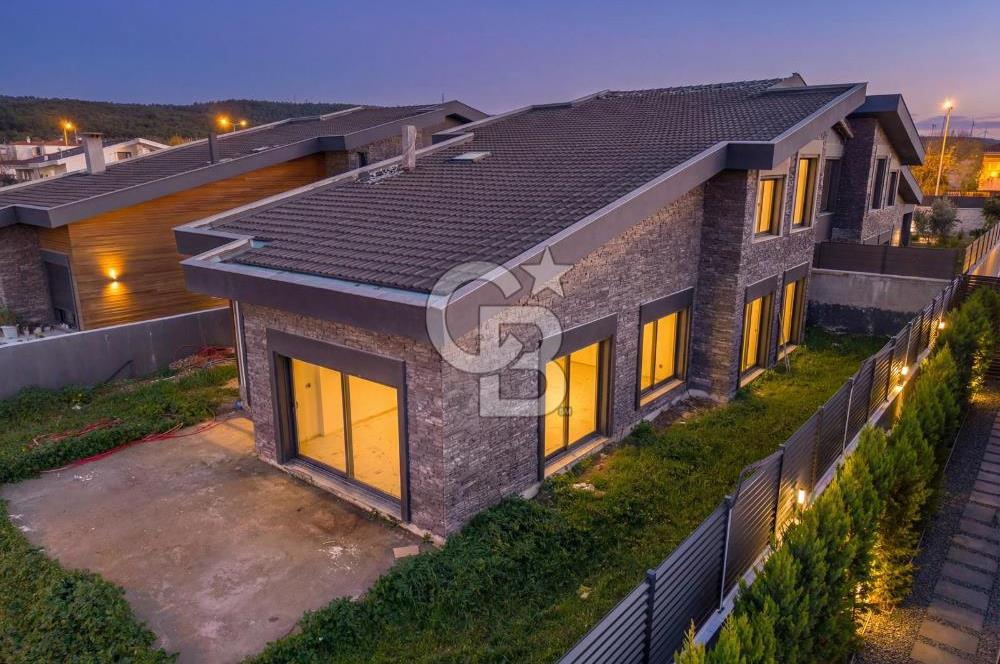 URLA KUŞÇULAR SATILIK MÜSTAKİL VİLLA 