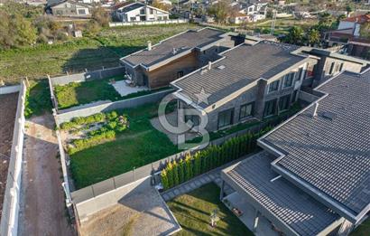 URLA KUŞÇULAR SATILIK MÜSTAKİL VİLLA 