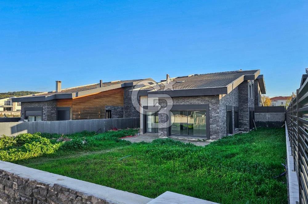 URLA KUŞÇULAR SATILIK MÜSTAKİL VİLLA 