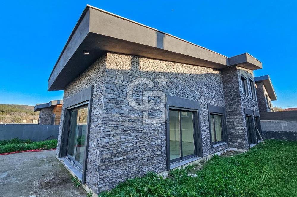 URLA KUŞÇULAR SATILIK MÜSTAKİL VİLLA 