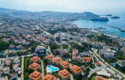KUŞADASI MARİNA SATILIK 2+1 HAVUZLU DEV BALKONLU MÜSTAKİL TADINDA