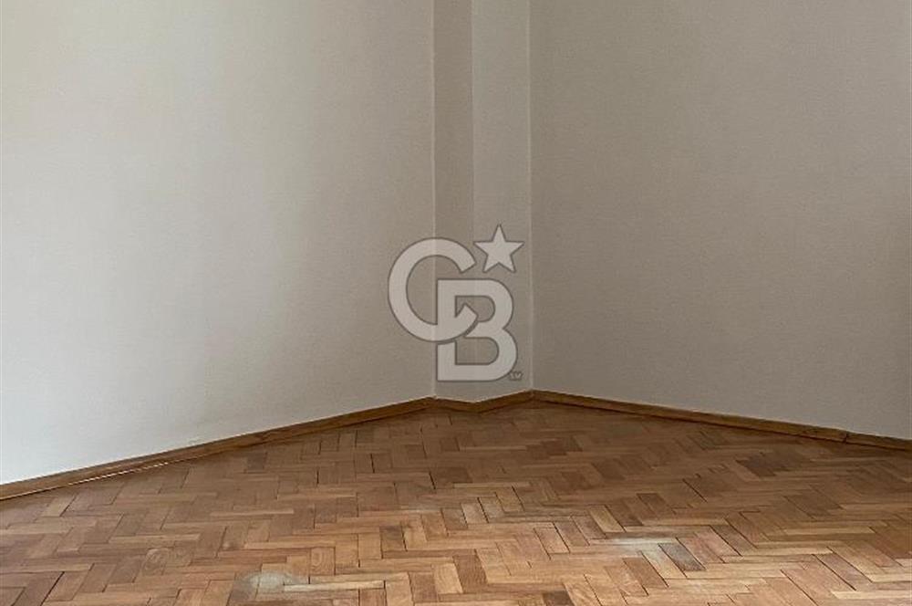 Ayrancı Reşat Nuri Sokak'ta Vadi Manzaralı 3+1 Kiralık Daire