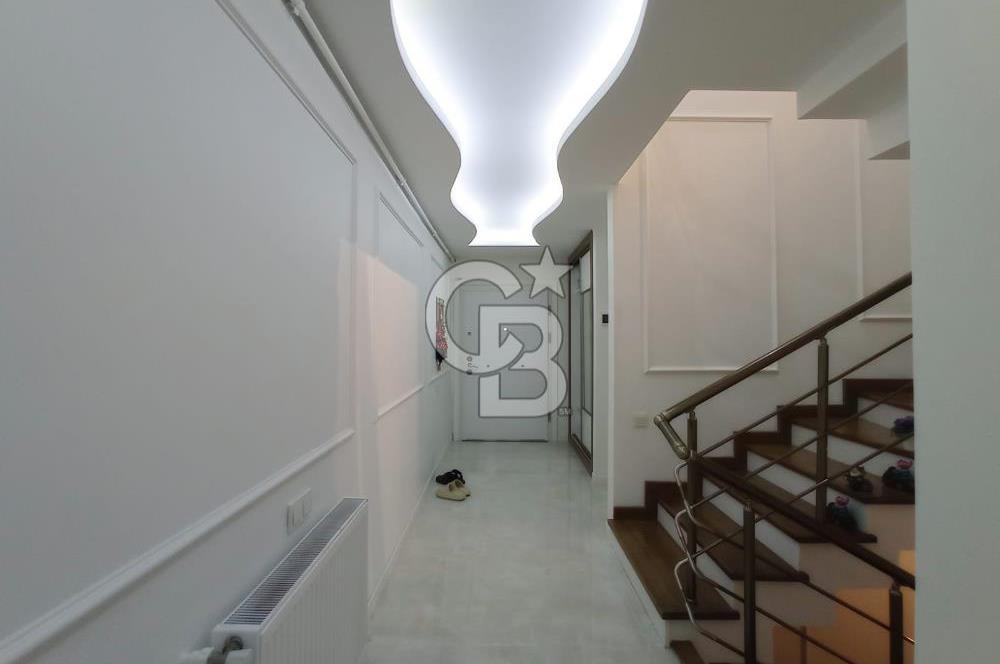 MİMAROBA MERKEZİ KONUMDA 4+1 SATILIK TRİPLEKS VİLLA