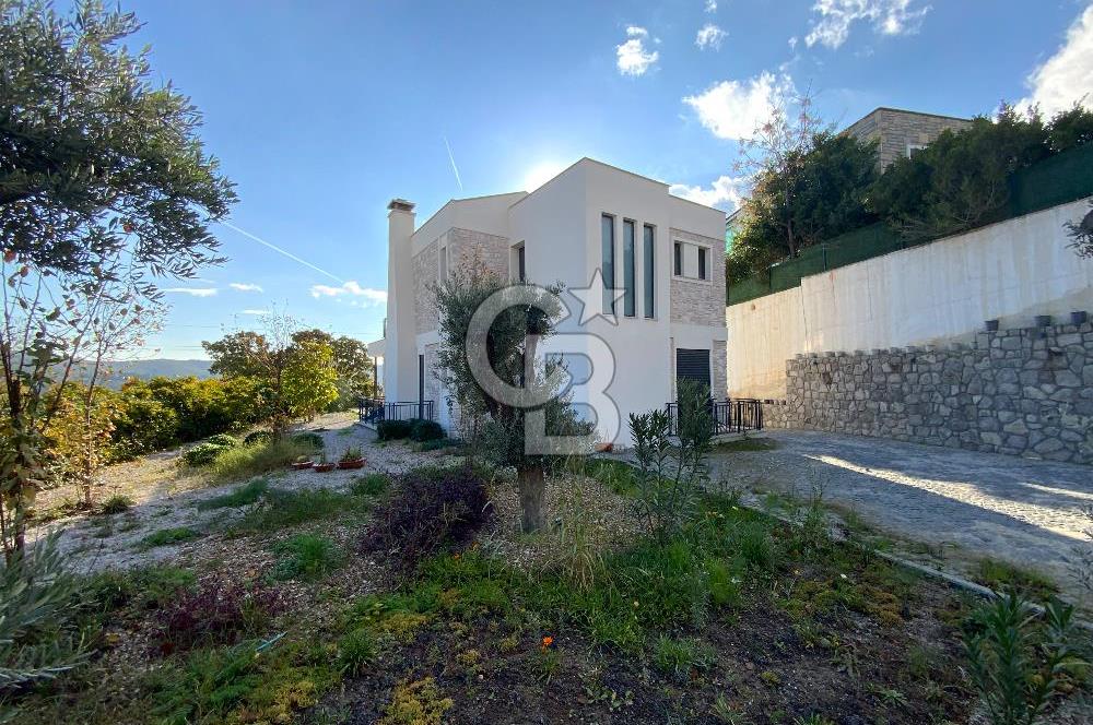 ORTAKENT’TE  SATILIK TAM MÜSTAKİL HAVUZLU VİLLA