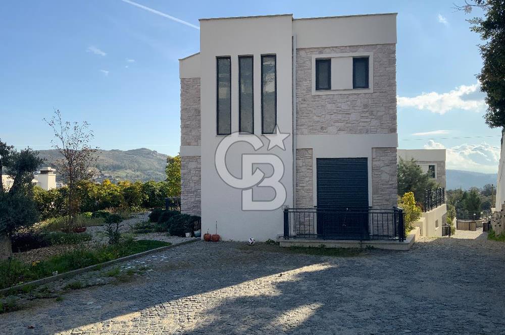 ORTAKENT’TE  SATILIK TAM MÜSTAKİL HAVUZLU VİLLA