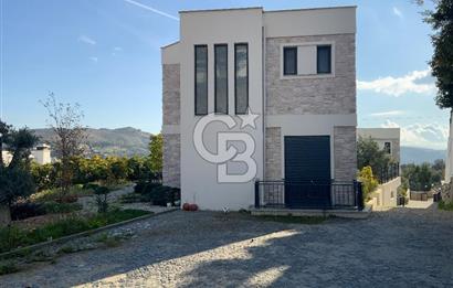 ORTAKENT’TE  SATILIK TAM MÜSTAKİL HAVUZLU VİLLA