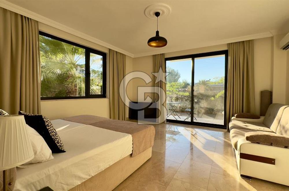 FETHİYE ÜZÜMLÜ'DE SATILIK MÜSTAKİL TAPULU DUBAİ TARZI LÜKS VİLLA