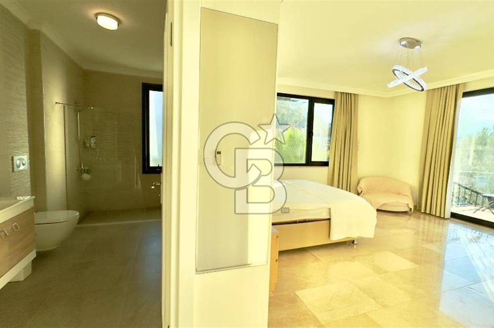 FETHİYE ÜZÜMLÜ'DE SATILIK MÜSTAKİL TAPULU DUBAİ TARZI LÜKS VİLLA