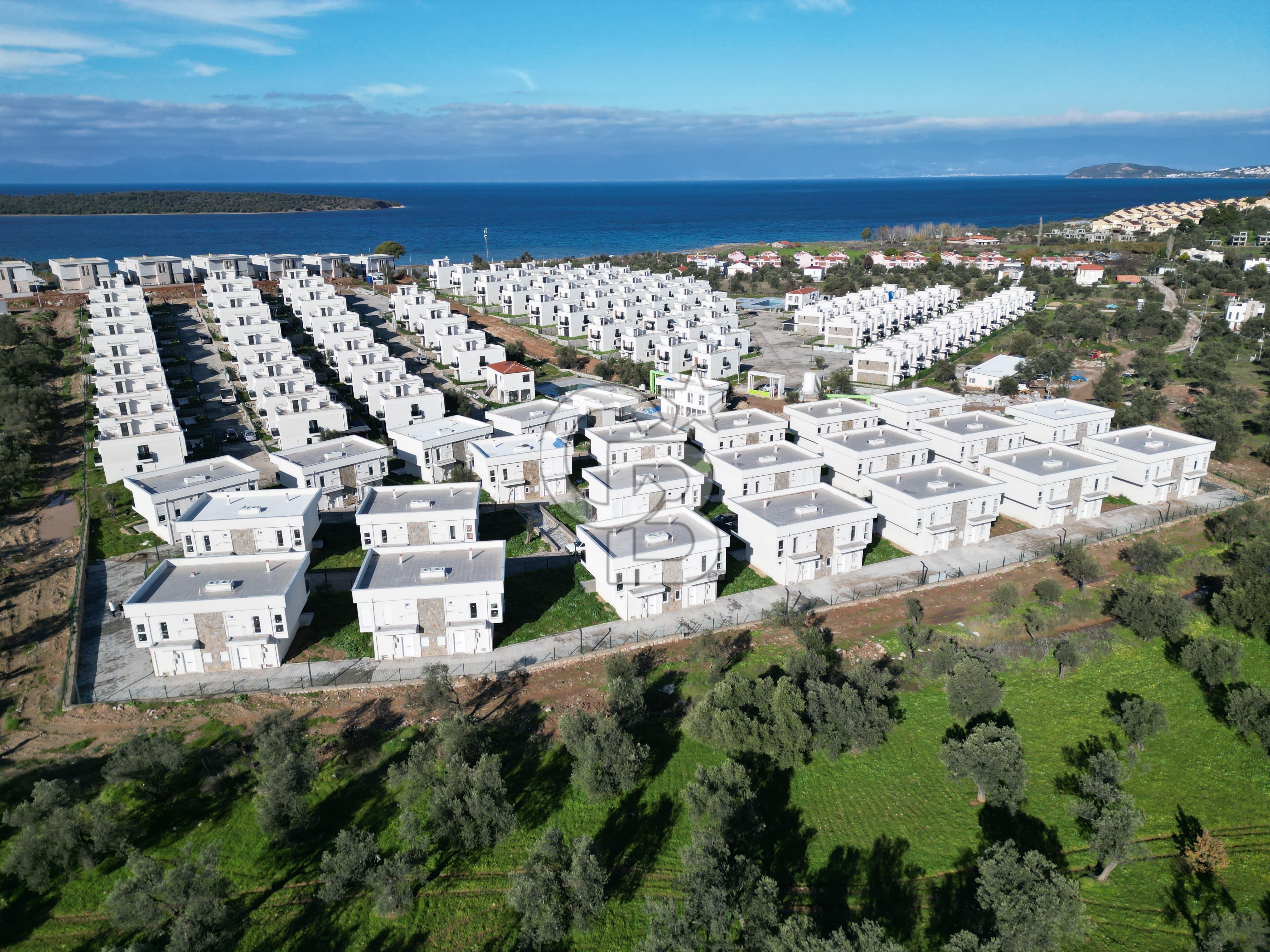 Balıkesir Keremköy'de 3+1 Satılık Villa Doğalgazlı Havuzlu