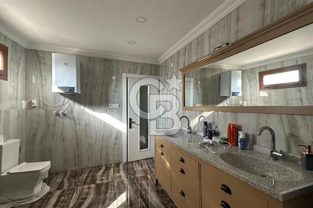 Ayvalık Merkezde 107m2 Deniz Manzaralı Masrafsız Daire