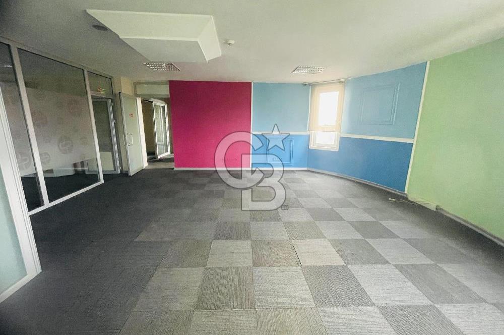 Bostancı Metro da Tabela Değeri Yüksek Kiralık 400 m2 Ofis Katı