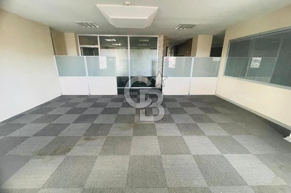 Bostancı Metro da Tabela Değeri Yüksek Kiralık 400 m2 Ofis Katı