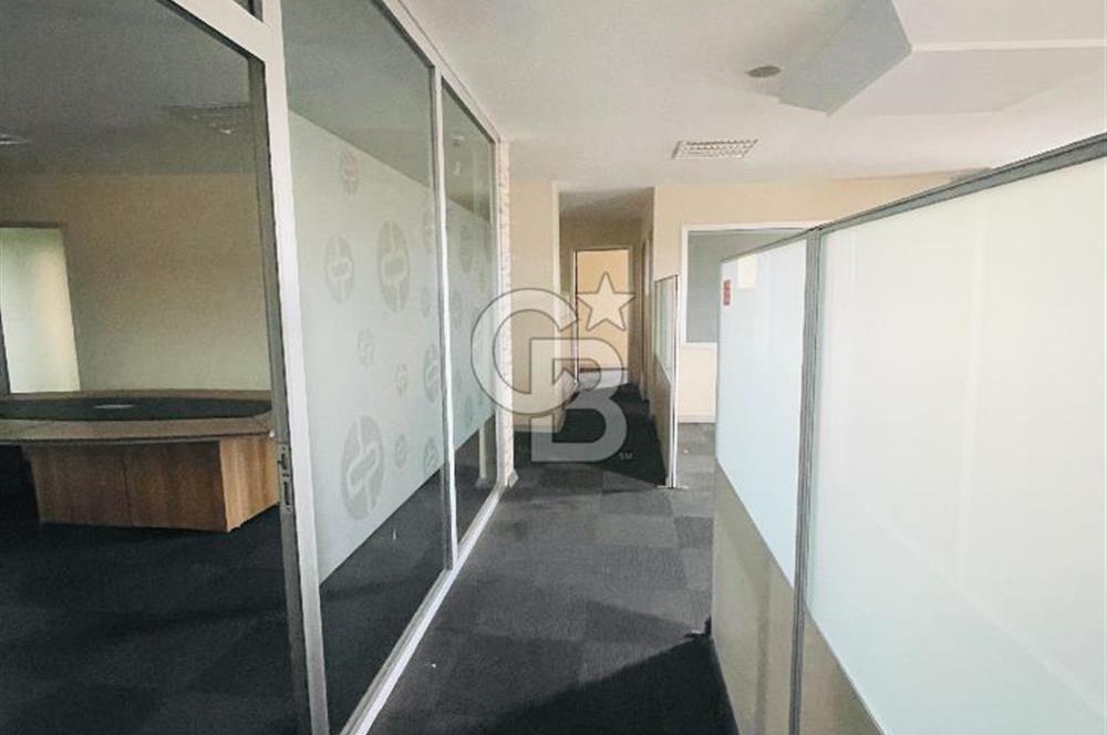 Bostancı Metro da Tabela Değeri Yüksek Kiralık 400 m2 Ofis Katı