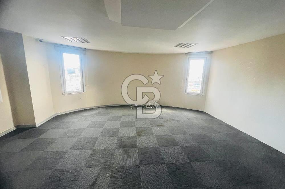 Bostancı Metro da Tabela Değeri Yüksek Kiralık 400 m2 Ofis Katı